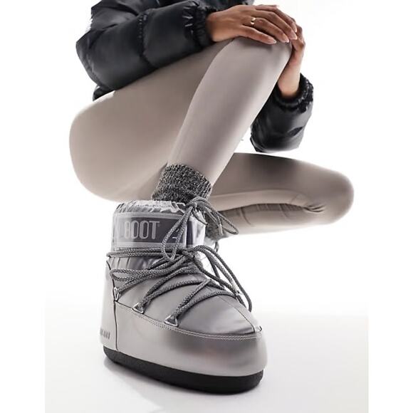 MOON BOOT ICON LOW GLANCE PLATINUM THE ORIGINAL EU36/38-US4.5-7 Ret$340 TRENDING - Picture 2 of 8